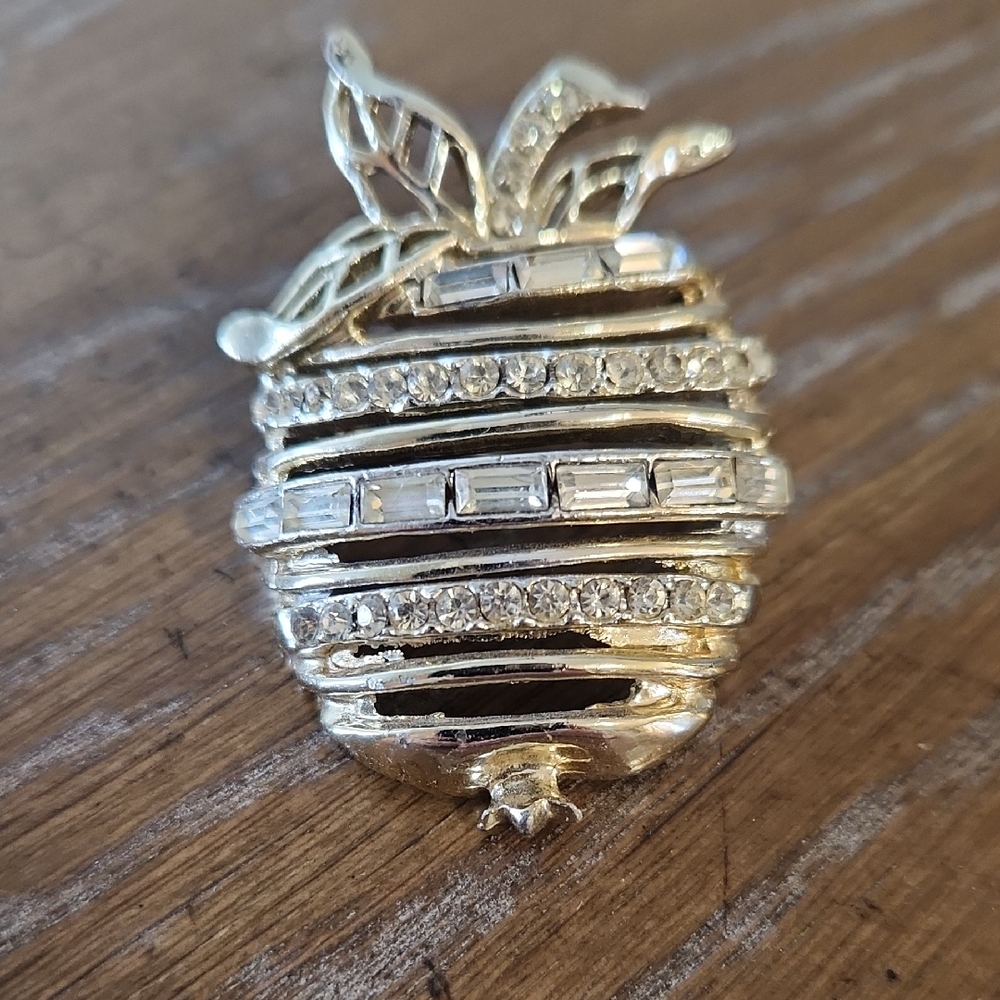 Gold Tone Apple Brooch